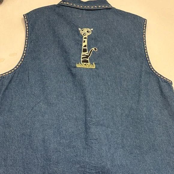Denim Vest with Colorful Cat Design - Picture 3 of 4